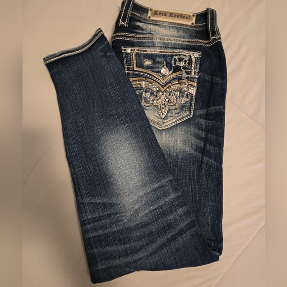 Women's Rock Revival Jeans - Picture 7 of 8